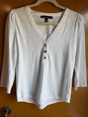 White House Black Market Ivory V-Neck Three-Button Long Sleeve Top